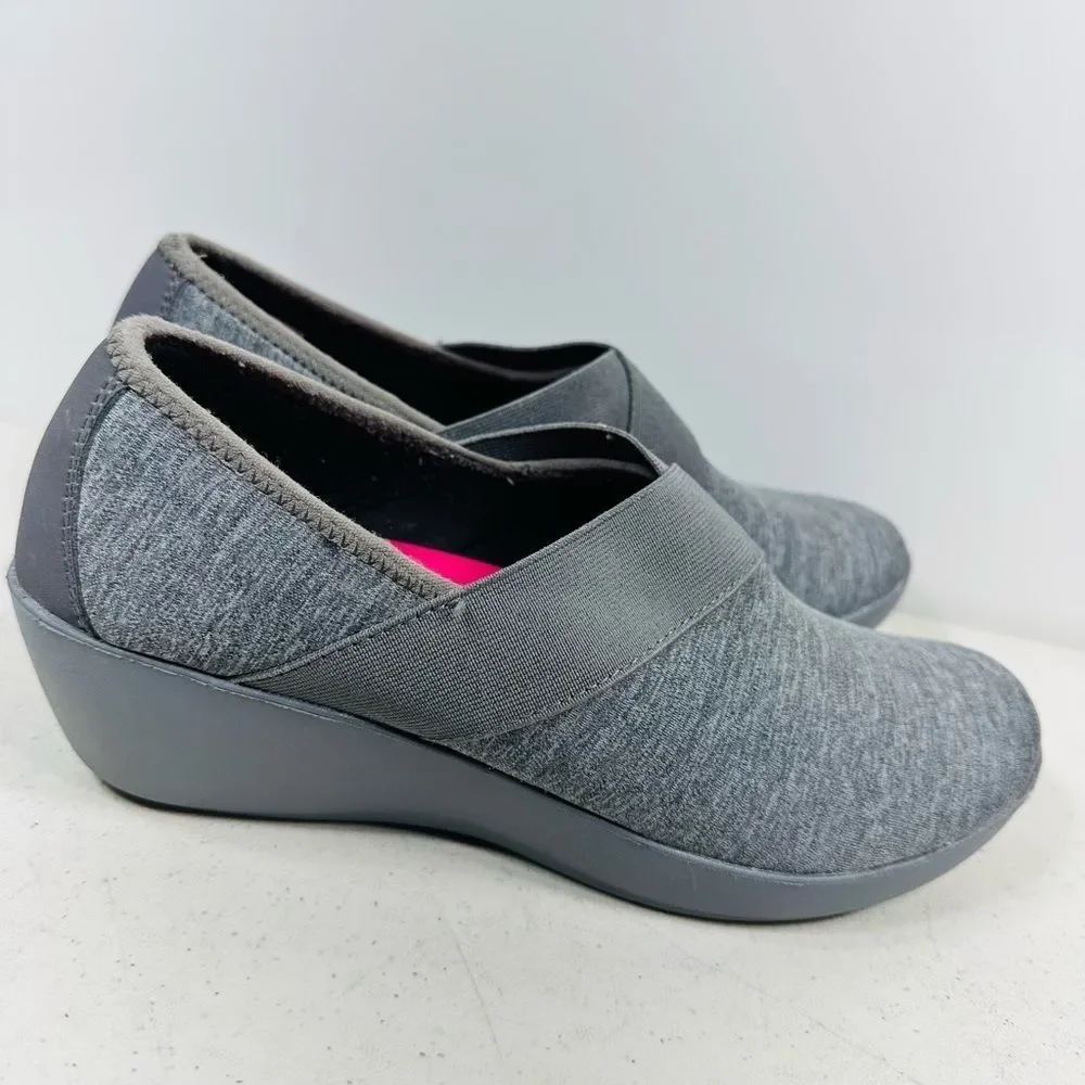 Crocs womens gray comfort wedge stretch favric shoe size 7